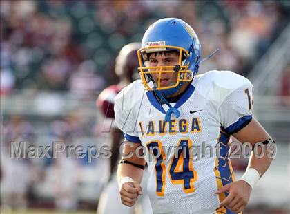 Thumbnail 1 in Athens vs. La Vega (Texas Bi-District Playoffs) photogallery.