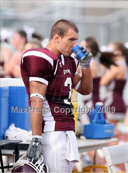 Thumbnail 1 in Athens vs. La Vega (Texas Bi-District Playoffs) photogallery.