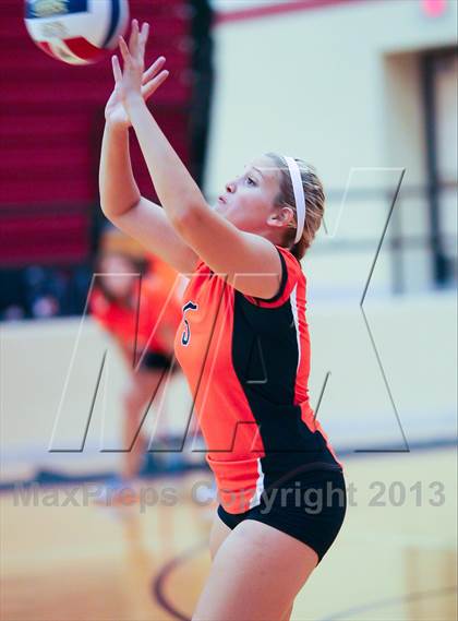 Thumbnail 1 in Birdville vs Haltom (EMS-ISD Tournament) photogallery.