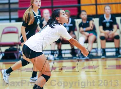 Thumbnail 2 in Birdville vs Haltom (EMS-ISD Tournament) photogallery.