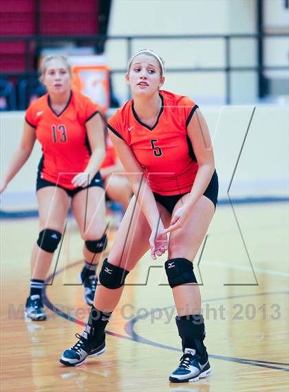 Thumbnail 1 in Birdville vs Haltom (EMS-ISD Tournament) photogallery.