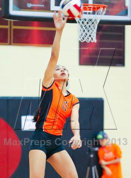Thumbnail 3 in Birdville vs Haltom (EMS-ISD Tournament) photogallery.