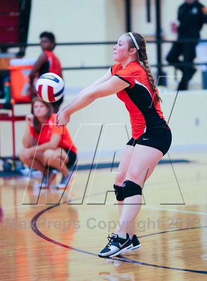 Thumbnail 1 in Birdville vs Haltom (EMS-ISD Tournament) photogallery.