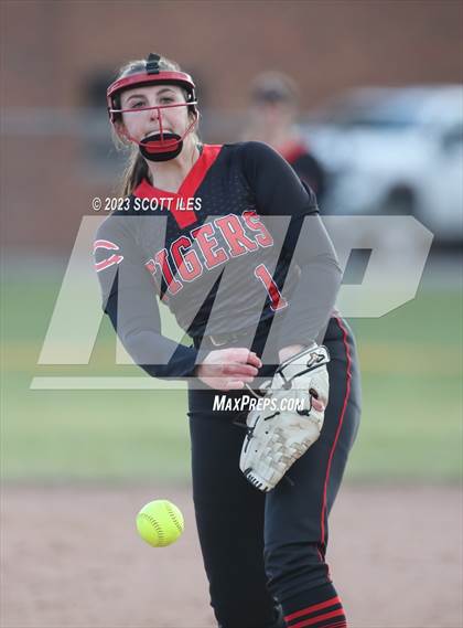 Thumbnail 2 in Circleville @ Berne Union photogallery.
