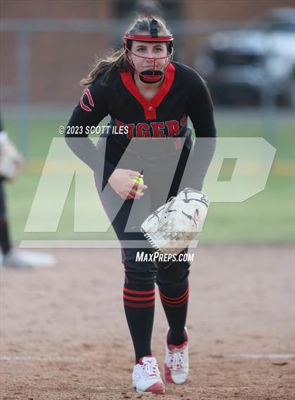 Thumbnail 1 in Circleville @ Berne Union photogallery.