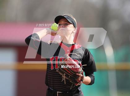 Thumbnail 2 in Circleville @ Berne Union photogallery.