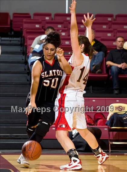 Thumbnail 3 in Aubrey @ Slaton (Fantasy of Lights Tournament) photogallery.