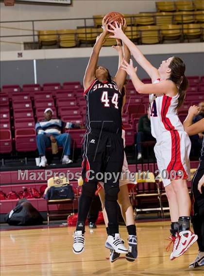 Thumbnail 2 in Aubrey @ Slaton (Fantasy of Lights Tournament) photogallery.