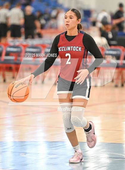 Thumbnail 2 in McClintock vs. Thousand Oaks (Section 7) photogallery.
