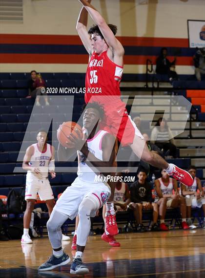 Thumbnail 2 in Sheldon vs. Mater Dei (Tarkanian Classic) photogallery.