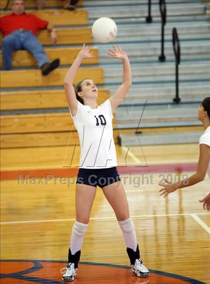 Thumbnail 3 in Highland Park vs Dawson (Nike Volleyball Classic) photogallery.