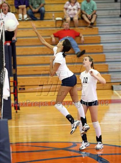 Thumbnail 3 in Highland Park vs Dawson (Nike Volleyball Classic) photogallery.