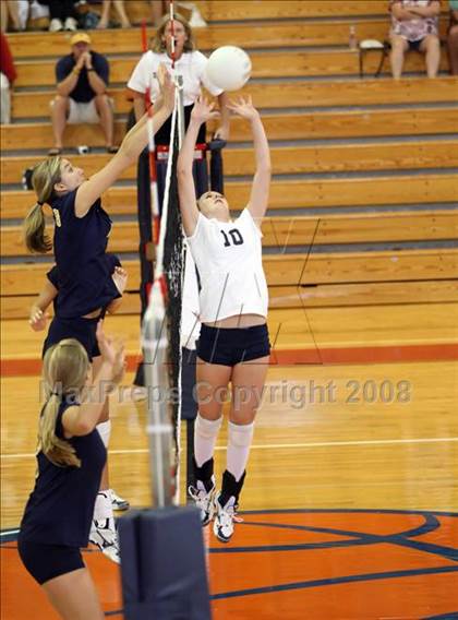 Thumbnail 3 in Highland Park vs Dawson (Nike Volleyball Classic) photogallery.