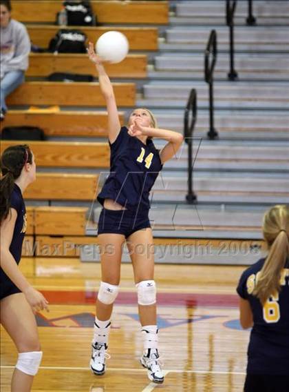 Thumbnail 2 in Highland Park vs Dawson (Nike Volleyball Classic) photogallery.