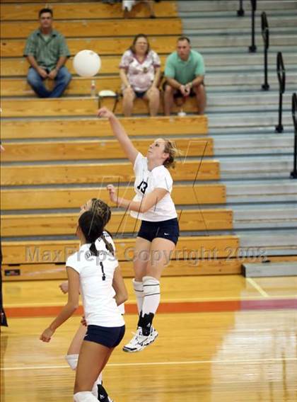Thumbnail 3 in Highland Park vs Dawson (Nike Volleyball Classic) photogallery.