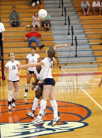 Thumbnail 3 in Highland Park vs Dawson (Nike Volleyball Classic) photogallery.