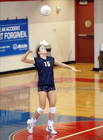 Thumbnail 1 in Highland Park vs Dawson (Nike Volleyball Classic) photogallery.