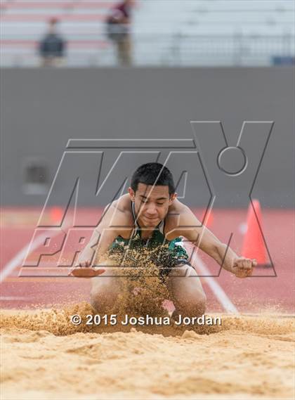 Thumbnail 3 in UIL 5A District Meet (Boys Events) photogallery.
