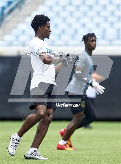 Thumbnail 3 in Ribault vs Valdosta  (Jaguars Prep 11-On Tournament) photogallery.