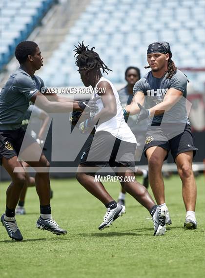 Thumbnail 2 in Ribault vs Valdosta  (Jaguars Prep 11-On Tournament) photogallery.
