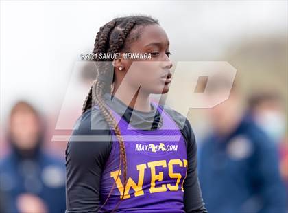 Thumbnail 3 in Harold Scott Invitational (400 Meter) photogallery.