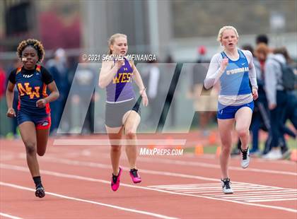Thumbnail 1 in Harold Scott Invitational (400 Meter) photogallery.