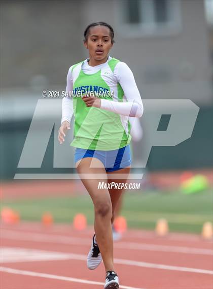 Thumbnail 3 in Harold Scott Invitational (400 Meter) photogallery.