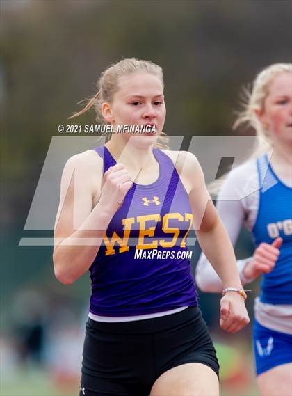 Thumbnail 3 in Harold Scott Invitational (400 Meter) photogallery.