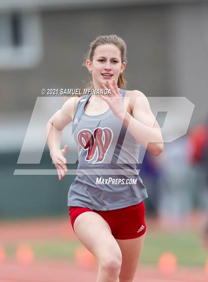 Thumbnail 1 in Harold Scott Invitational (400 Meter) photogallery.