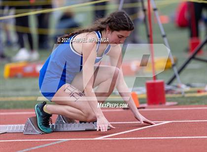 Thumbnail 2 in Harold Scott Invitational (400 Meter) photogallery.