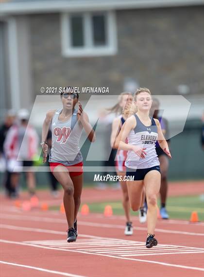 Thumbnail 2 in Harold Scott Invitational (400 Meter) photogallery.
