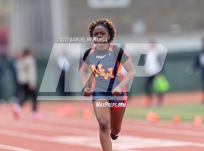 Thumbnail 1 in Harold Scott Invitational (400 Meter) photogallery.