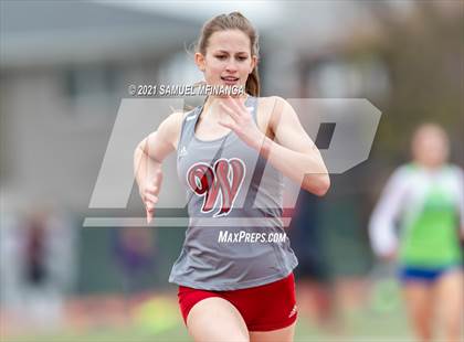 Thumbnail 2 in Harold Scott Invitational (400 Meter) photogallery.