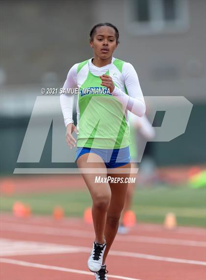 Thumbnail 1 in Harold Scott Invitational (400 Meter) photogallery.