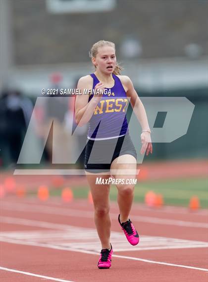 Thumbnail 2 in Harold Scott Invitational (400 Meter) photogallery.