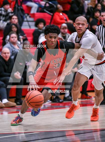 Thumbnail 2 in J.P. McCaskey @ Reading photogallery.