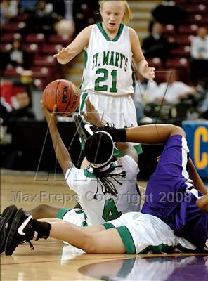 Thumbnail 3 in Sacramento vs. St. Mary's (CIF SJS D3 Final) photogallery.