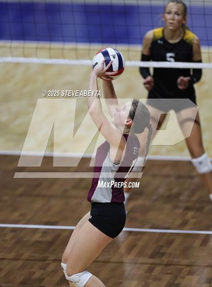 Thumbnail 3 in Berthoud vs. Green Mountain (CHSAA 4A First Round) photogallery.