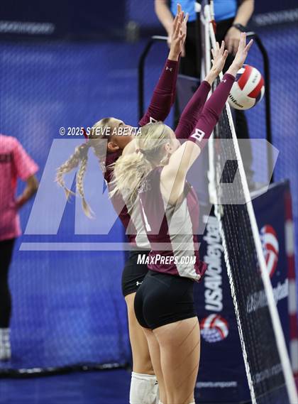 Thumbnail 3 in Berthoud vs. Green Mountain (CHSAA 4A First Round) photogallery.