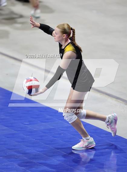 Thumbnail 3 in Berthoud vs. Green Mountain (CHSAA 4A First Round) photogallery.