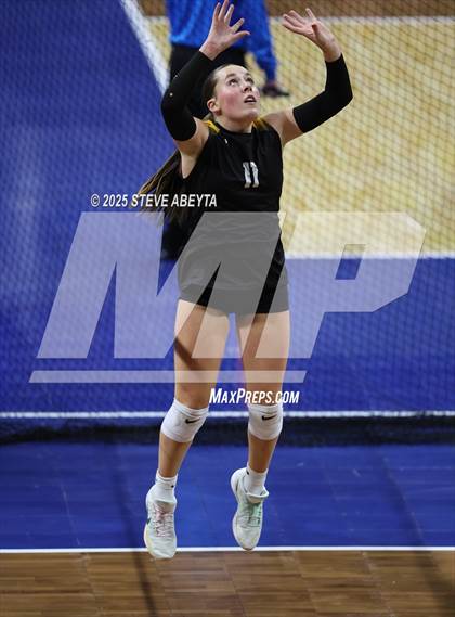 Thumbnail 2 in Berthoud vs. Green Mountain (CHSAA 4A First Round) photogallery.