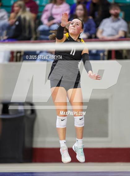 Thumbnail 3 in Berthoud vs. Green Mountain (CHSAA 4A First Round) photogallery.