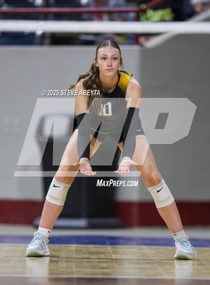 Thumbnail 3 in Berthoud vs. Green Mountain (CHSAA 4A First Round) photogallery.