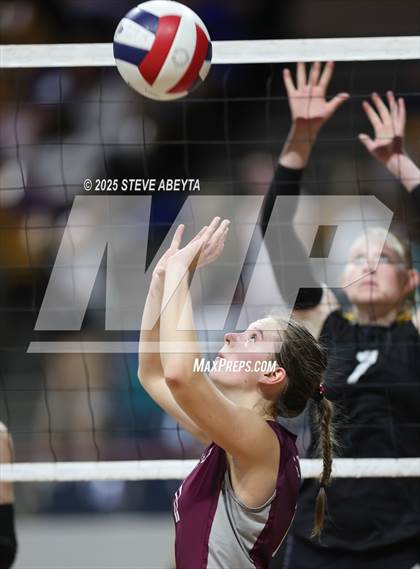 Thumbnail 2 in Berthoud vs. Green Mountain (CHSAA 4A First Round) photogallery.