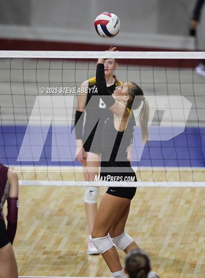 Thumbnail 1 in Berthoud vs. Green Mountain (CHSAA 4A First Round) photogallery.
