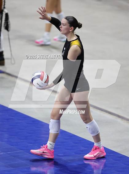 Thumbnail 1 in Berthoud vs. Green Mountain (CHSAA 4A First Round) photogallery.