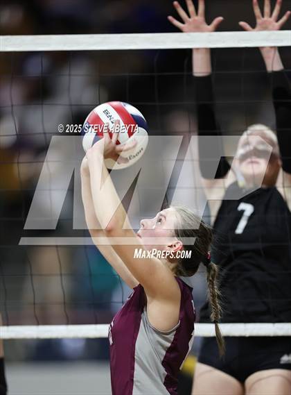 Thumbnail 3 in Berthoud vs. Green Mountain (CHSAA 4A First Round) photogallery.