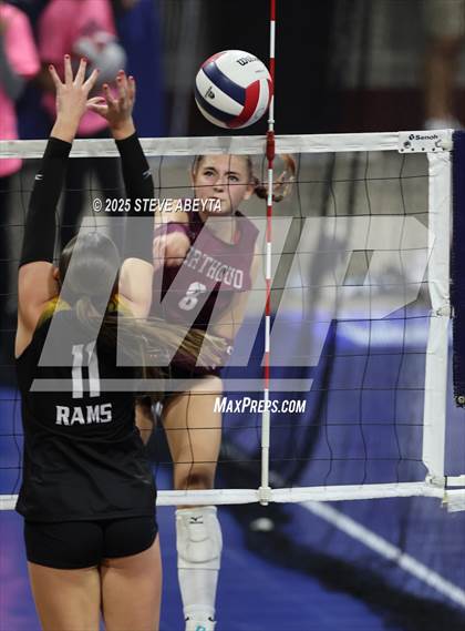 Thumbnail 3 in Berthoud vs. Green Mountain (CHSAA 4A First Round) photogallery.