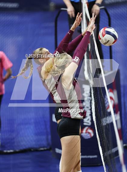 Thumbnail 2 in Berthoud vs. Green Mountain (CHSAA 4A First Round) photogallery.