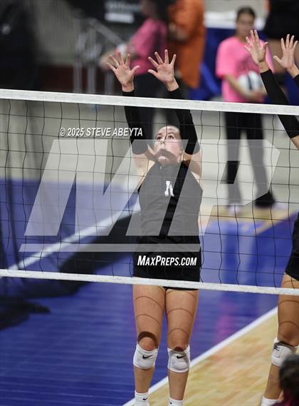 Thumbnail 3 in Berthoud vs. Green Mountain (CHSAA 4A First Round) photogallery.